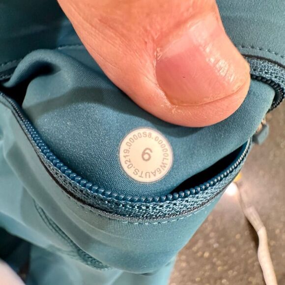 Lululemon Speed Limit 23” Cropped Leggings. Dark Teal. Size 6. - Picture 6 of 8